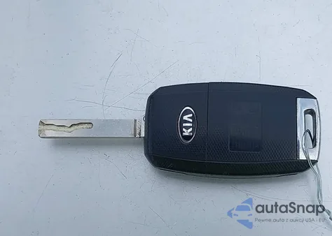 2017 Kia Optima Lx z USA, uszkodzony, nr VIN 5XXGT4L3XHG177183